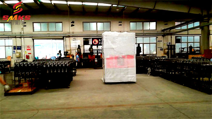 閥塊<a href='http://520fjw.com' target='_blank'><u>交叉孔去毛刺</u></a>_蘇州斯曼克磨粒流設備有限公司